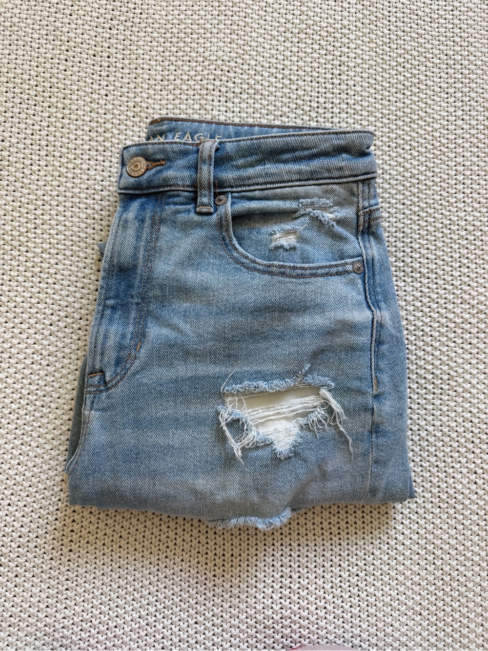 American Eagle Outfitters Light Blue Distressed Boyfriend Jeans